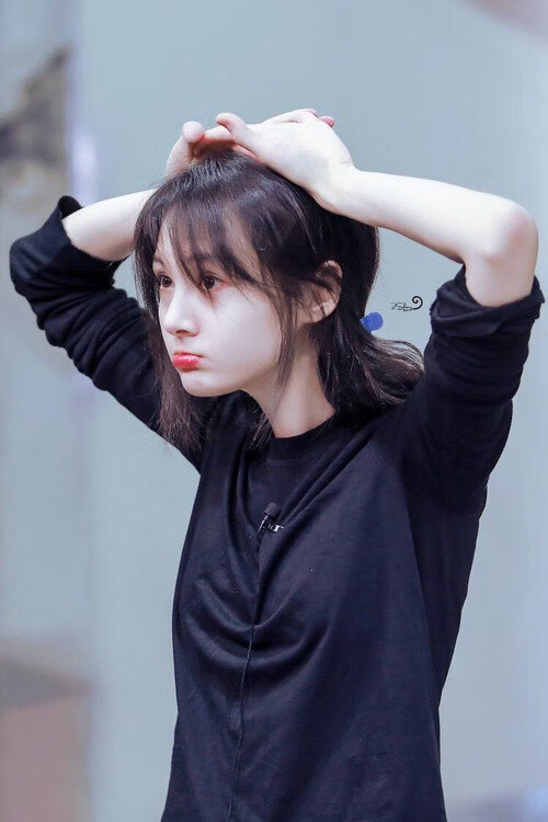 当独行侠锁住公牛蹄,伦纳德在绿茵场接管比赛