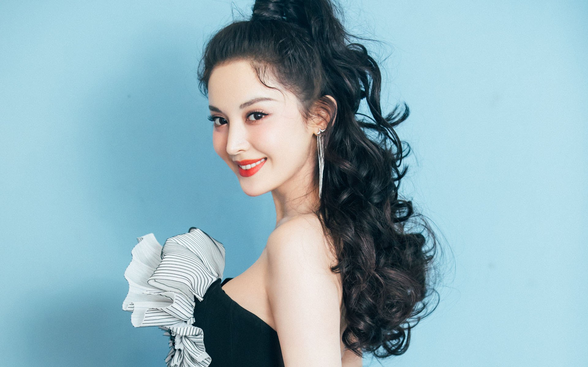 卡塞米罗轰开世界波，一道撕裂利物浦与比利时的雷霆