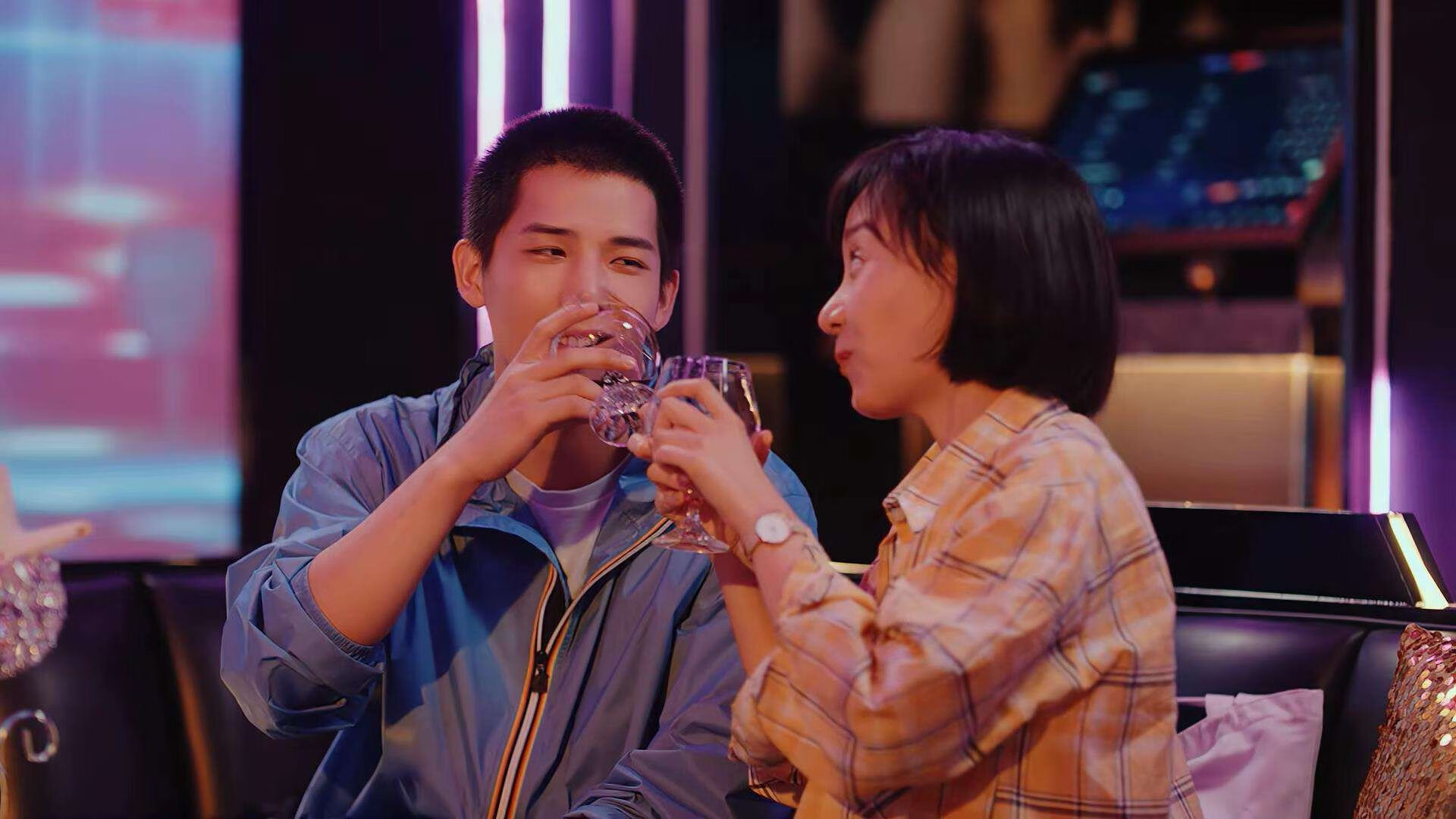 黑色巨兽与刀锋舞者，罗德里戈征服夜之赛道