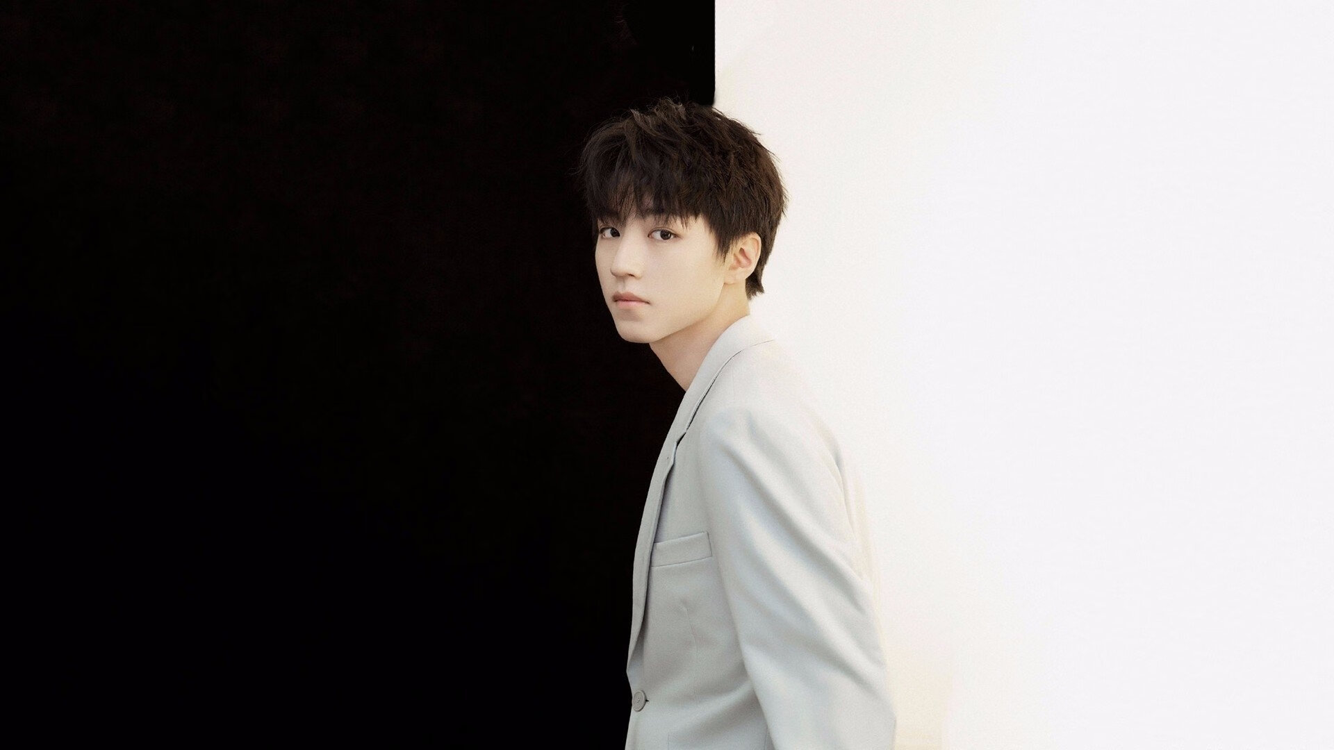 爱游戏官方入口-死神降临黄龙！杜兰特49分导演逆转，篮网热身赛力克浙江